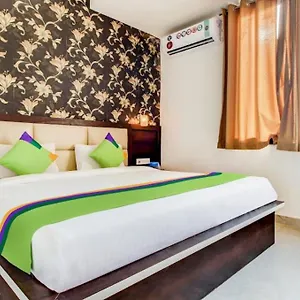 Blossom - Fully Ac Guest house Tajganj